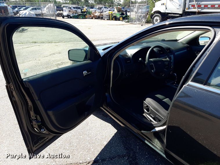 image for item NH9403 2010 Ford  Fusion SE 