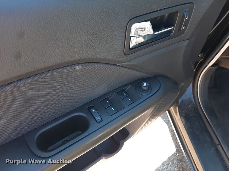 image for item NH9403 2010 Ford  Fusion SE 