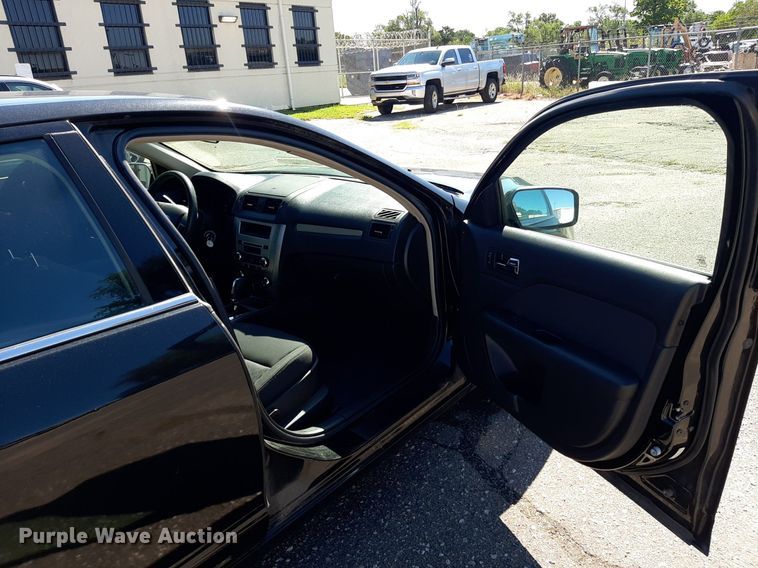 image for item NH9403 2010 Ford  Fusion SE 