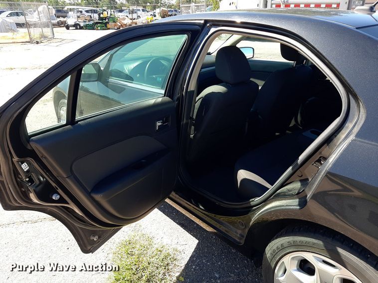 image for item NH9403 2010 Ford  Fusion SE 