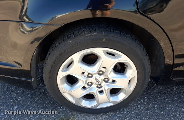 image for item NH9403 2010 Ford  Fusion SE 