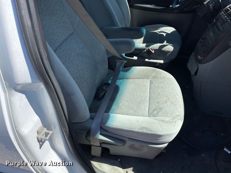 image for item NH9407 2007 Chevrolet Uplander van