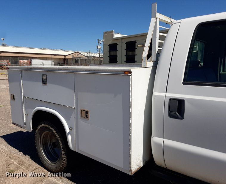image for item NH9408 2008 Ford  F350 Super Duty Crew Cab utility / service truck