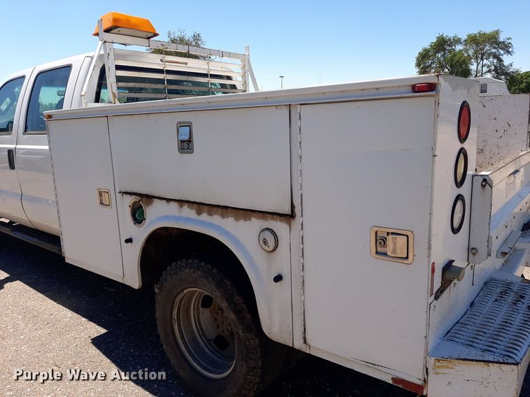 image for item NH9408 2008 Ford  F350 Super Duty Crew Cab utility / service truck