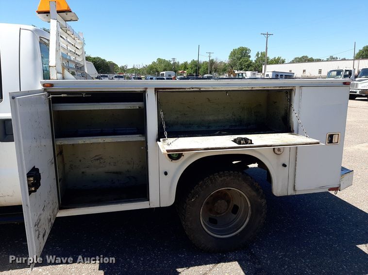 image for item NH9408 2008 Ford  F350 Super Duty Crew Cab utility / service truck