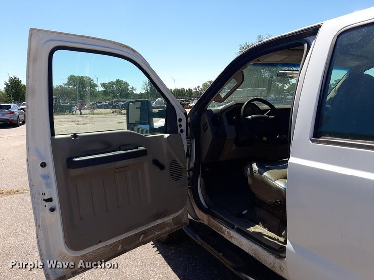 image for item NH9408 2008 Ford  F350 Super Duty Crew Cab utility / service truck