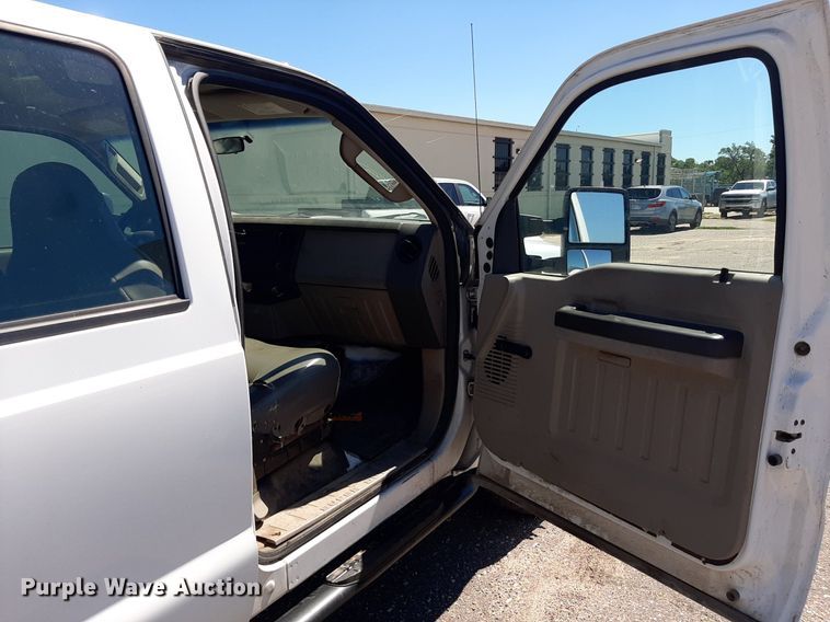 image for item NH9408 2008 Ford  F350 Super Duty Crew Cab utility / service truck