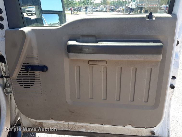 image for item NH9408 2008 Ford  F350 Super Duty Crew Cab utility / service truck