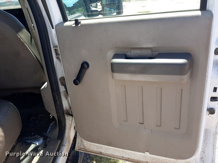 image for item NH9408 2008 Ford  F350 Super Duty Crew Cab utility / service truck