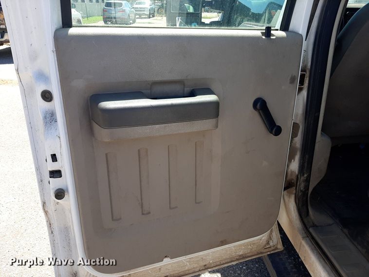 image for item NH9408 2008 Ford  F350 Super Duty Crew Cab utility / service truck