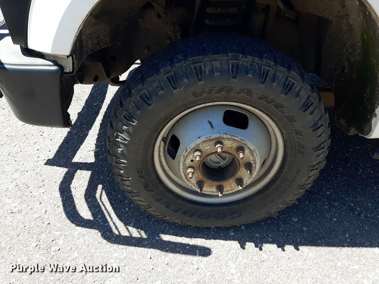 image for item NH9408 2008 Ford  F350 Super Duty Crew Cab utility / service truck