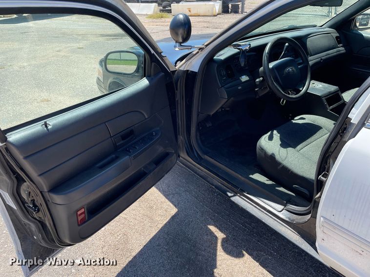 image for item NH9410 2011 Ford Crown Victoria Police Interceptor 