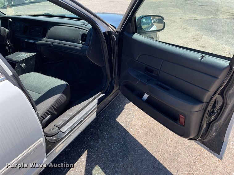 image for item NH9410 2011 Ford Crown Victoria Police Interceptor 