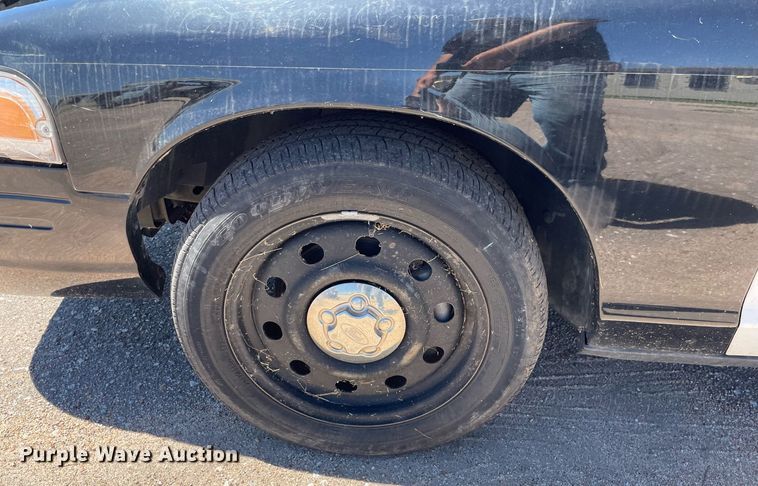 image for item NH9410 2011 Ford Crown Victoria Police Interceptor 