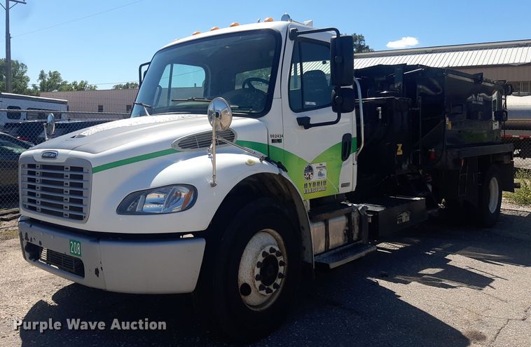 image for item NH9413 2012 Freightliner  Business Class M2 pothole patcher truck