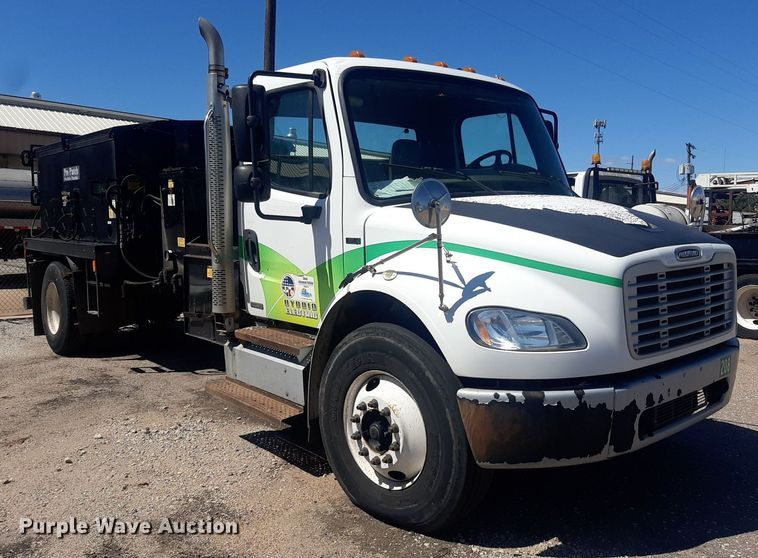 image for item NH9413 2012 Freightliner  Business Class M2 pothole patcher truck