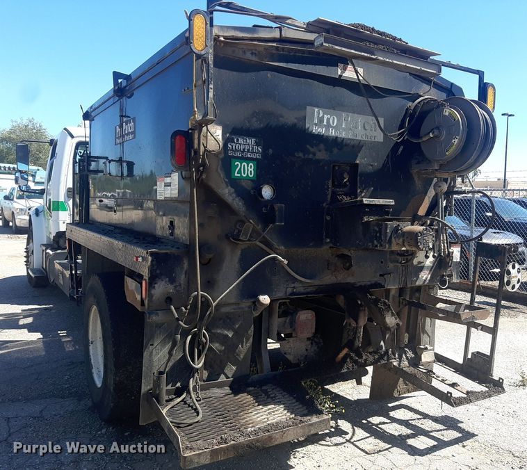 image for item NH9413 2012 Freightliner  Business Class M2 pothole patcher truck