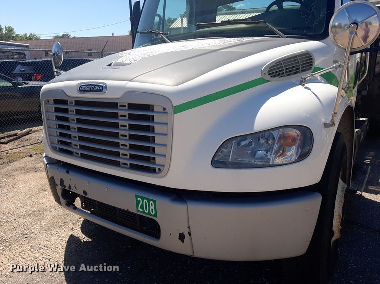 image for item NH9413 2012 Freightliner  Business Class M2 pothole patcher truck