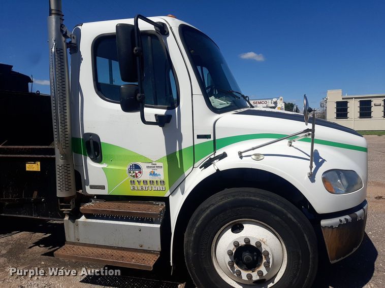 image for item NH9413 2012 Freightliner  Business Class M2 pothole patcher truck