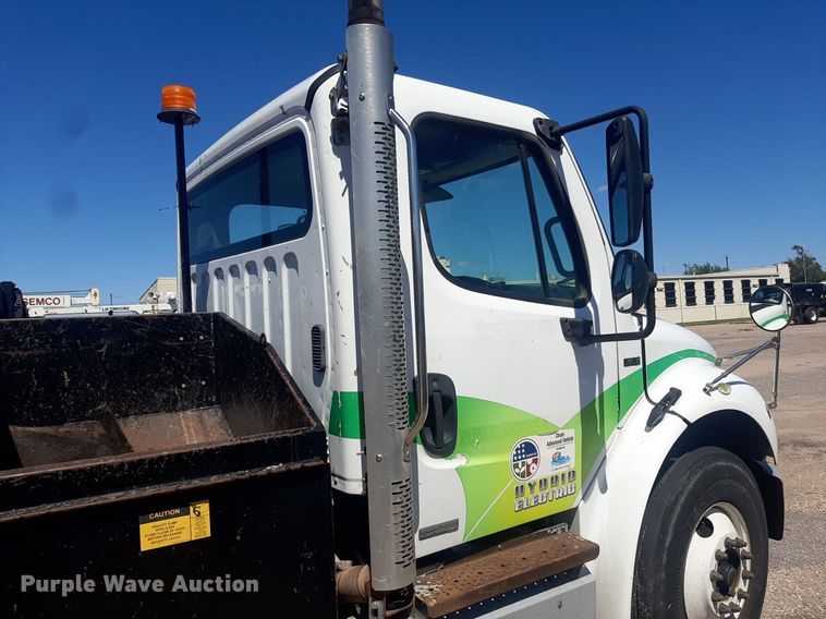 image for item NH9413 2012 Freightliner  Business Class M2 pothole patcher truck