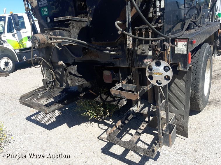 image for item NH9413 2012 Freightliner  Business Class M2 pothole patcher truck