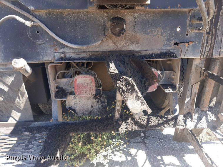 image for item NH9413 2012 Freightliner  Business Class M2 pothole patcher truck