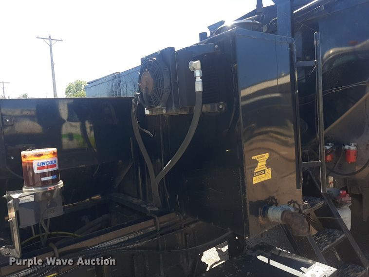 image for item NH9413 2012 Freightliner  Business Class M2 pothole patcher truck