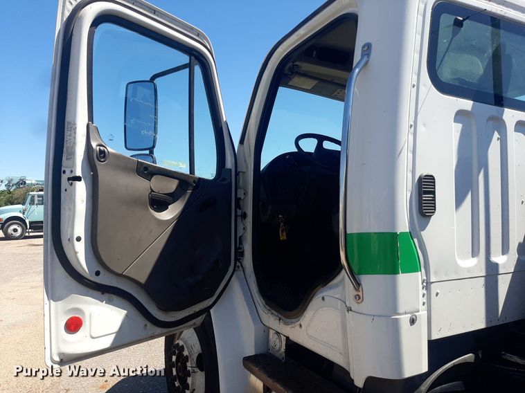 image for item NH9413 2012 Freightliner  Business Class M2 pothole patcher truck