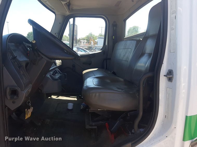 image for item NH9413 2012 Freightliner  Business Class M2 pothole patcher truck