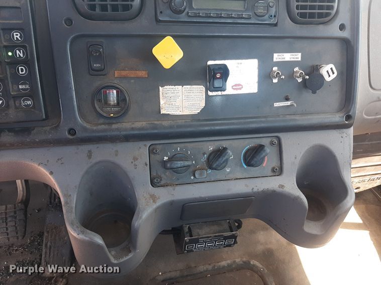 image for item NH9413 2012 Freightliner  Business Class M2 pothole patcher truck