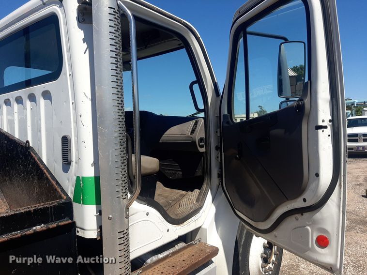 image for item NH9413 2012 Freightliner  Business Class M2 pothole patcher truck