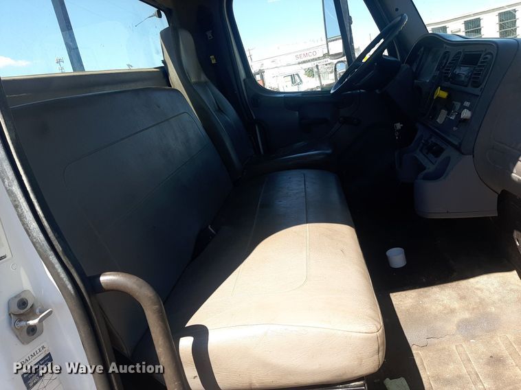 image for item NH9413 2012 Freightliner  Business Class M2 pothole patcher truck