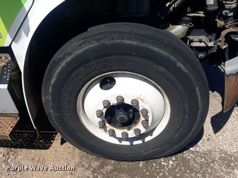 image for item NH9413 2012 Freightliner  Business Class M2 pothole patcher truck