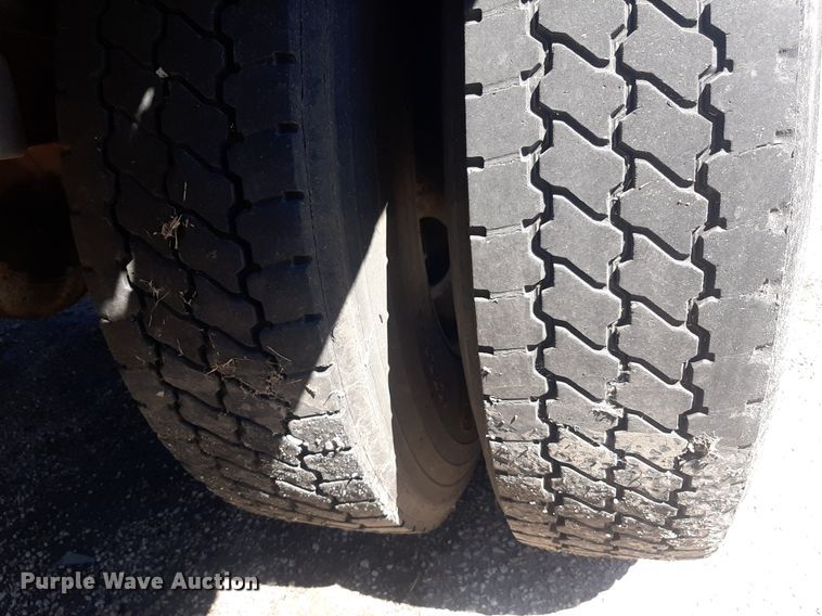 image for item NH9413 2012 Freightliner  Business Class M2 pothole patcher truck