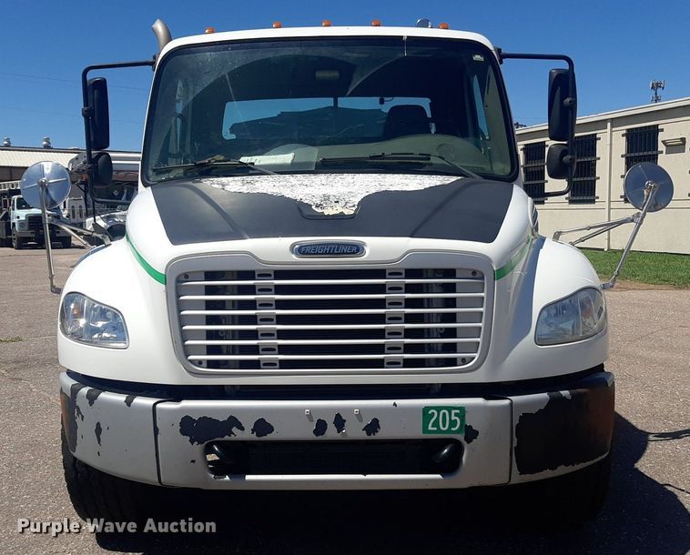 image for item NH9415 2012 Freightliner Business Class M2 pothole patcher truck