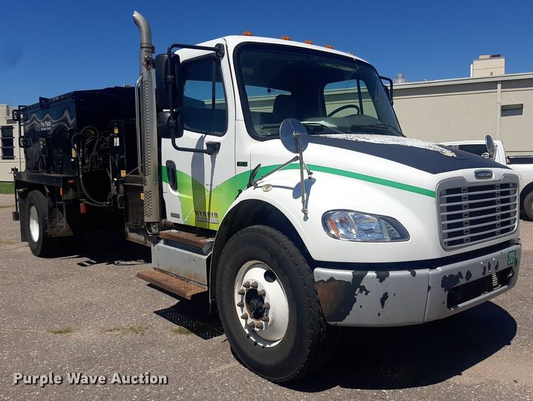 image for item NH9415 2012 Freightliner Business Class M2 pothole patcher truck