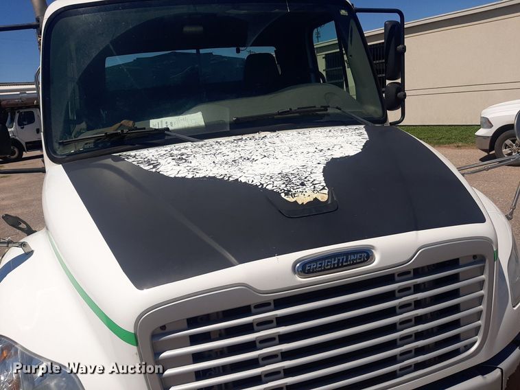 image for item NH9415 2012 Freightliner Business Class M2 pothole patcher truck