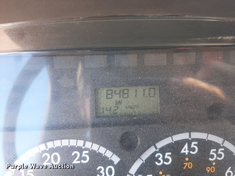 image for item NH9415 2012 Freightliner Business Class M2 pothole patcher truck