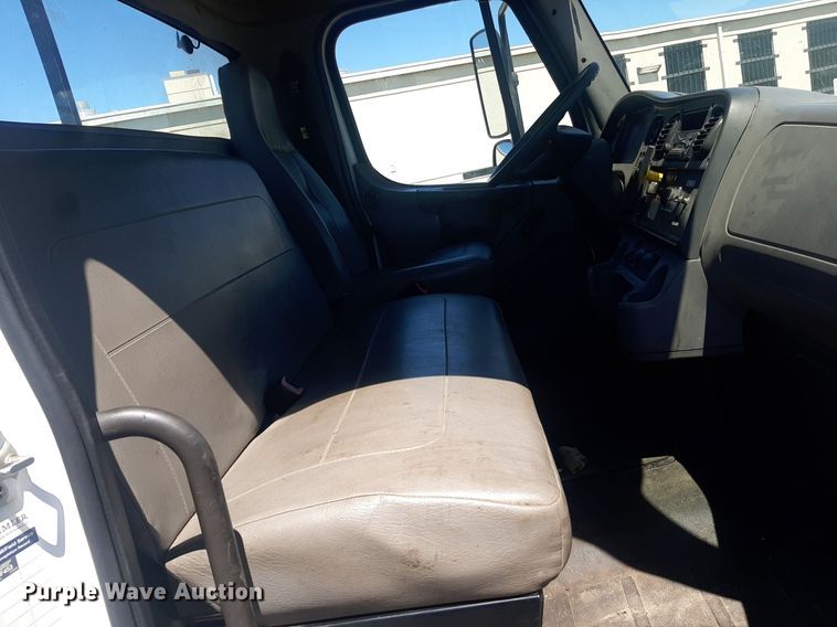 image for item NH9415 2012 Freightliner Business Class M2 pothole patcher truck