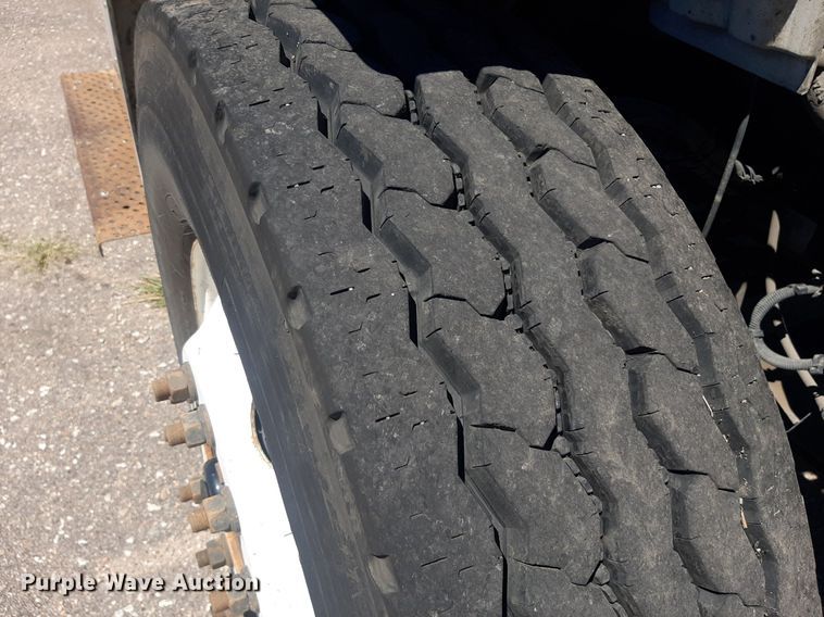 image for item NH9415 2012 Freightliner Business Class M2 pothole patcher truck