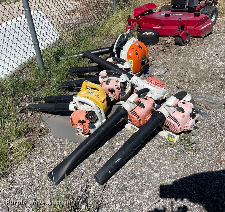 image for item NH9423 (8) leaf blowers