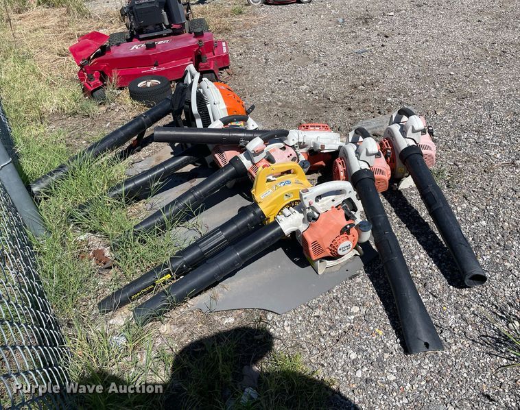 image for item NH9423 (8) leaf blowers