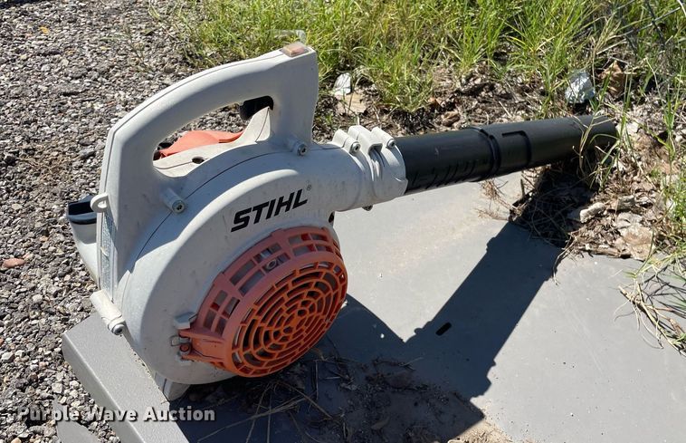 image for item NH9423 (8) leaf blowers