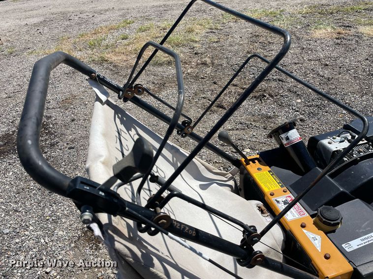 image for item NH9424 Baker chipper vacuum