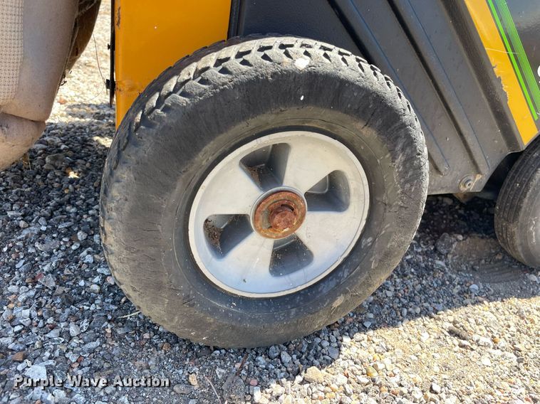 image for item NH9424 Baker chipper vacuum