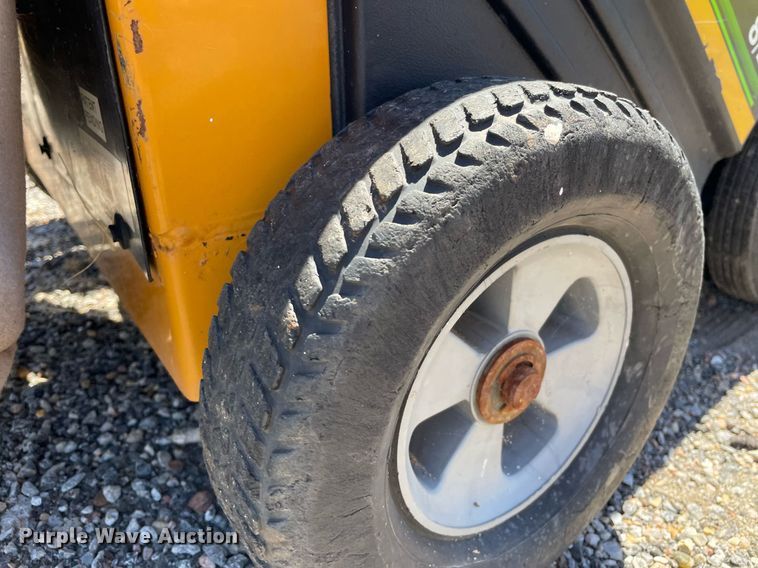 image for item NH9424 Baker chipper vacuum