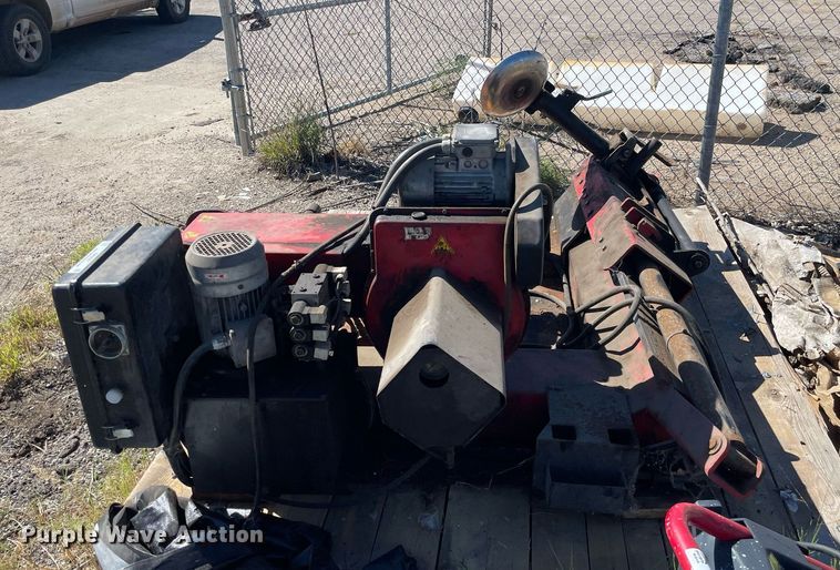 image for item NH9427 2012 CEMB SM56TXL tire changer