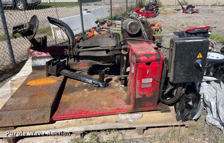 image for item NH9427 2012 CEMB SM56TXL tire changer