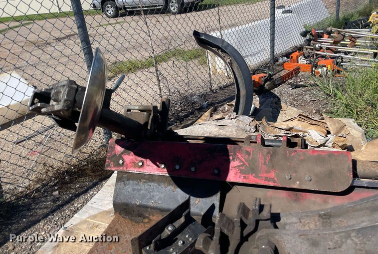 image for item NH9427 2012 CEMB SM56TXL tire changer