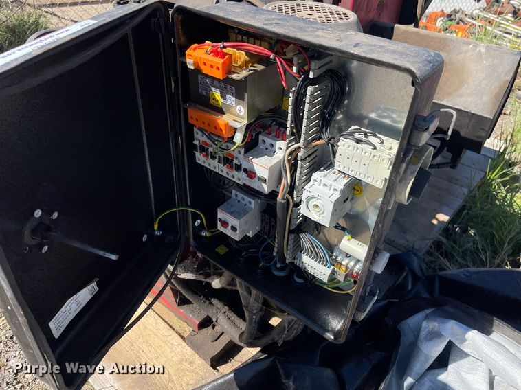 image for item NH9427 2012 CEMB SM56TXL tire changer